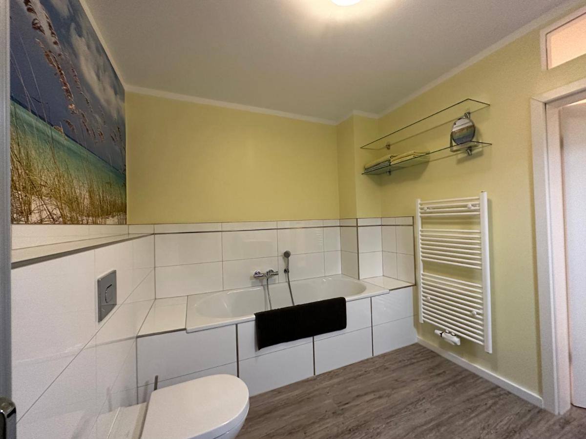 Am Kleinen Muehlenteich - Zentrale Ruhige Lage Mit Parkplatz Und Fahrraedern Flensburg Exterior foto